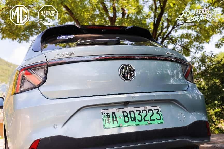 试驾全新MG4：10万级两厢纯电，它让我忘了海豚