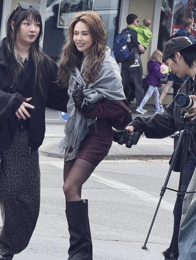 新西兰偶遇昆凌真人引轰动!这颜值是真实存在的吗?周董捡到宝了