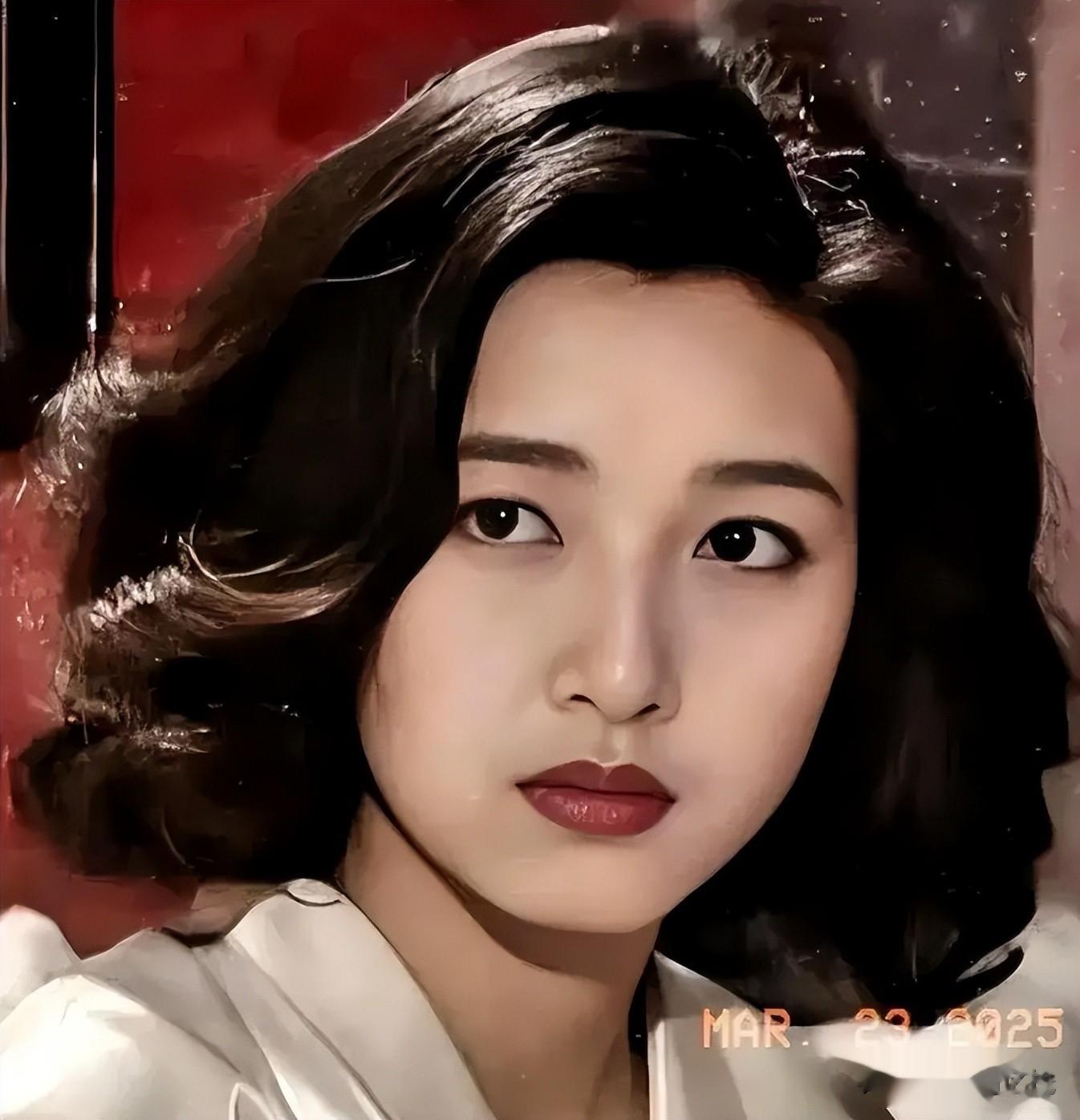 57岁江珊现状让人心酸，脸垮嘴斜，满头白发，一代女神像老太太