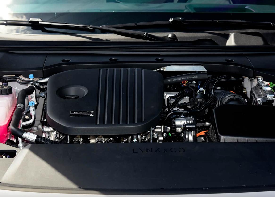 全系标配电四驱 起售价不足17万 领克10 EM-P市场竞争力强不强?