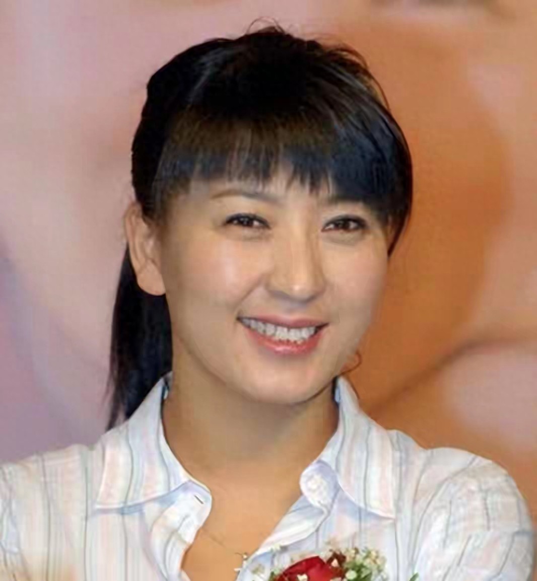 阎学晶事件升级，官媒批评豪不留情她一反常态终为自己的行为买单