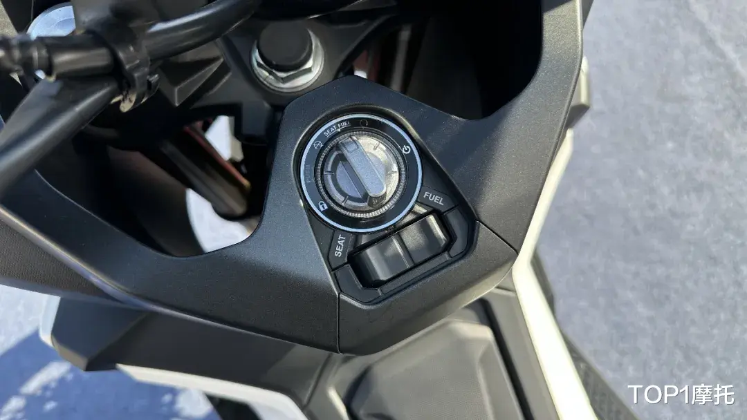 能否平替ADV150，新大洲本田NS150XC试驾，飞坡、滑胎、烂路信手拈来