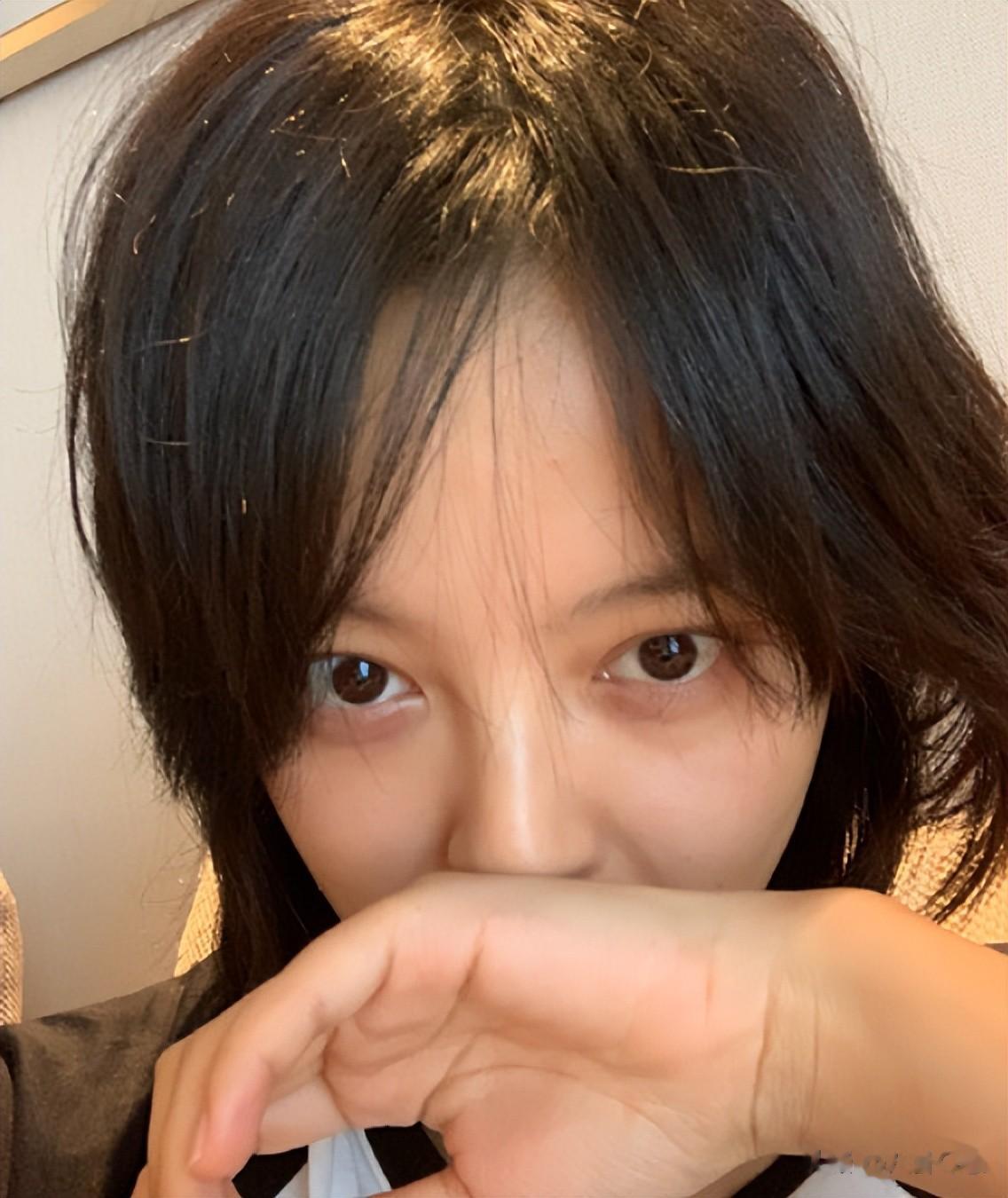 明星卸妆大变样,王一博浮肿,陈数和辛芷蕾认不出,梅婷像悲伤蛙