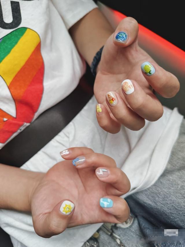 陈赫分享自己设计的Labubu衣服，没想到大直男也有可爱的一面！