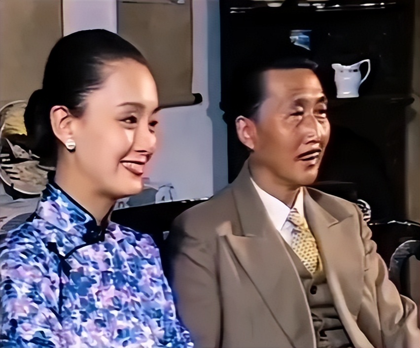 59岁于慧近况：和老公定居上海，住别墅开跑车，24岁美籍女儿回国