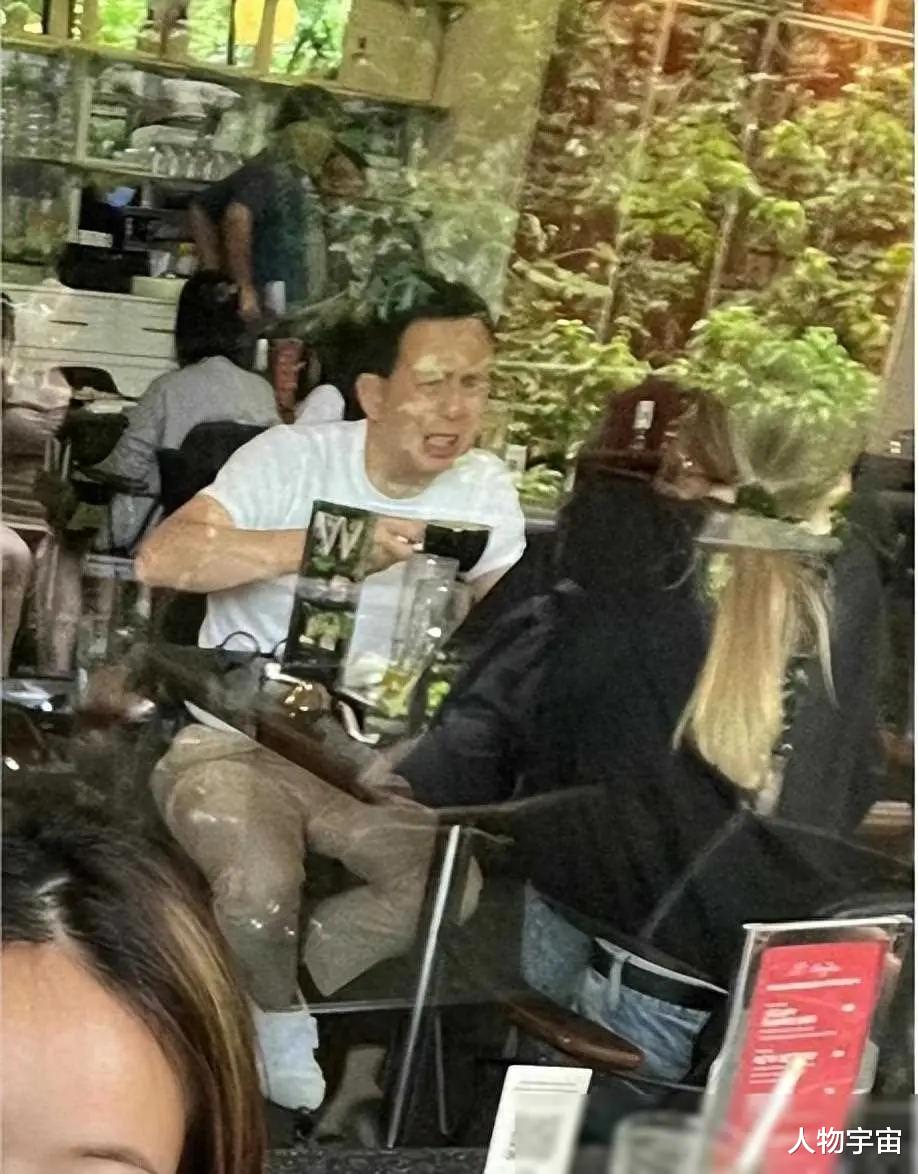 “千亿女友”郭嘉文参加朋友生日派对，曾很悭家，当老板容貌进化