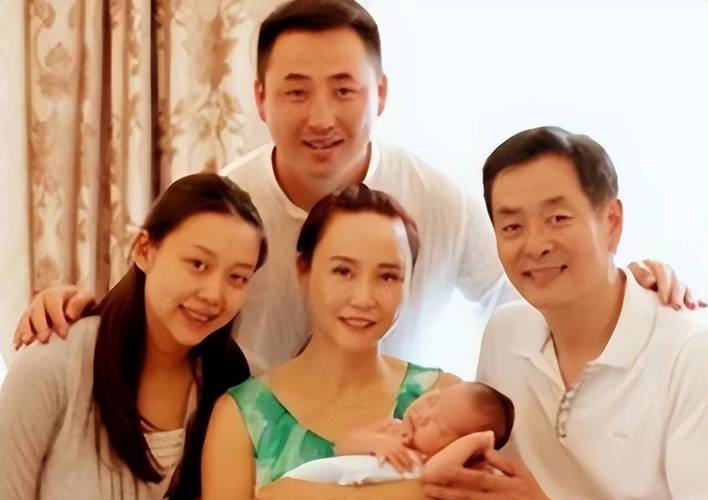 濮存昕也没想到，自己风光了一辈子，竟然在孙女这里栽了跟头！