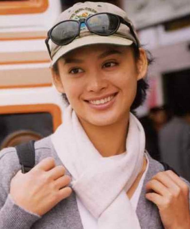 53岁宁静没想到,美国前夫留给自己的儿子,如今成了她唯一的依靠