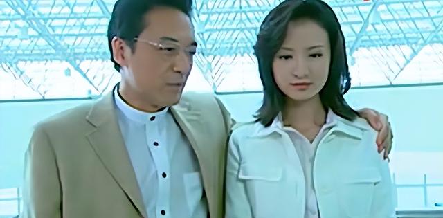 从环球小姐到亿万老板娘,靠身材博出名头的张萌,到底经历了什么