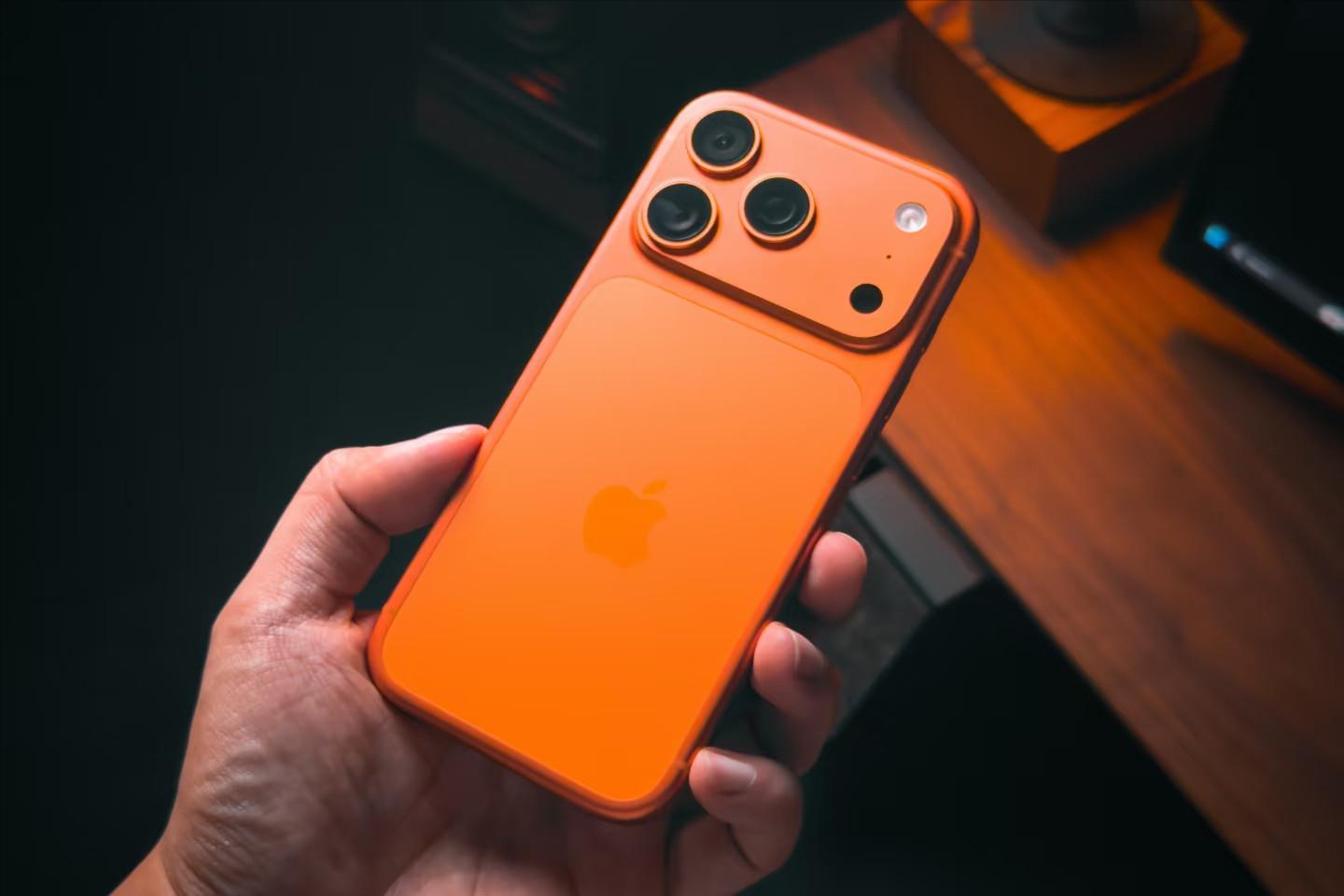 iPhone 17 Pro降至“新低價”！A19 Pro+40倍變焦+6米防水