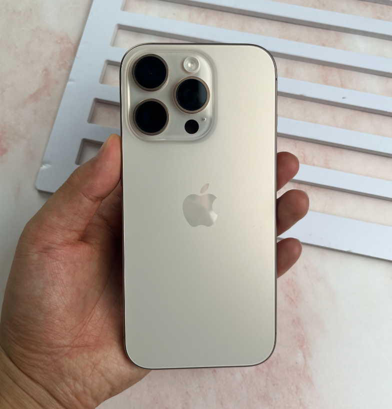 庫克放棄高利潤！A18 Pro+鈦合金+5倍光學變焦，降幅高達2500元