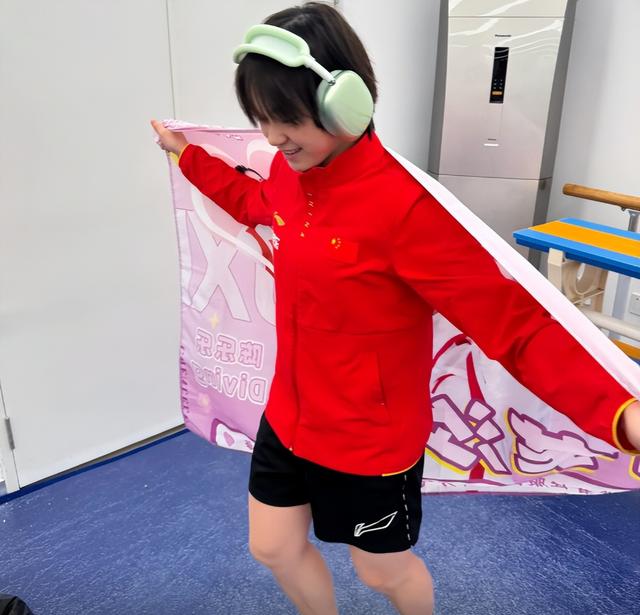 全红婵一个站位,粉丝们给各大品牌商上了一课,李宁直播间遭沦陷