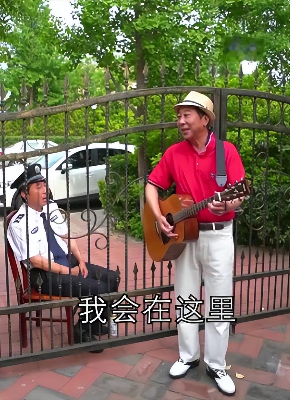 68岁冯巩现状曝光，住100平小房纸箱衣服乱扔，一次性口罩反复用