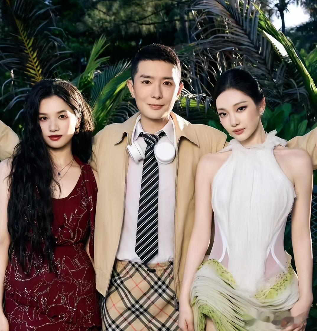 VOGUE热捧刘亦菲被反噬，20周年众多大咖不出席，场面太尴尬！