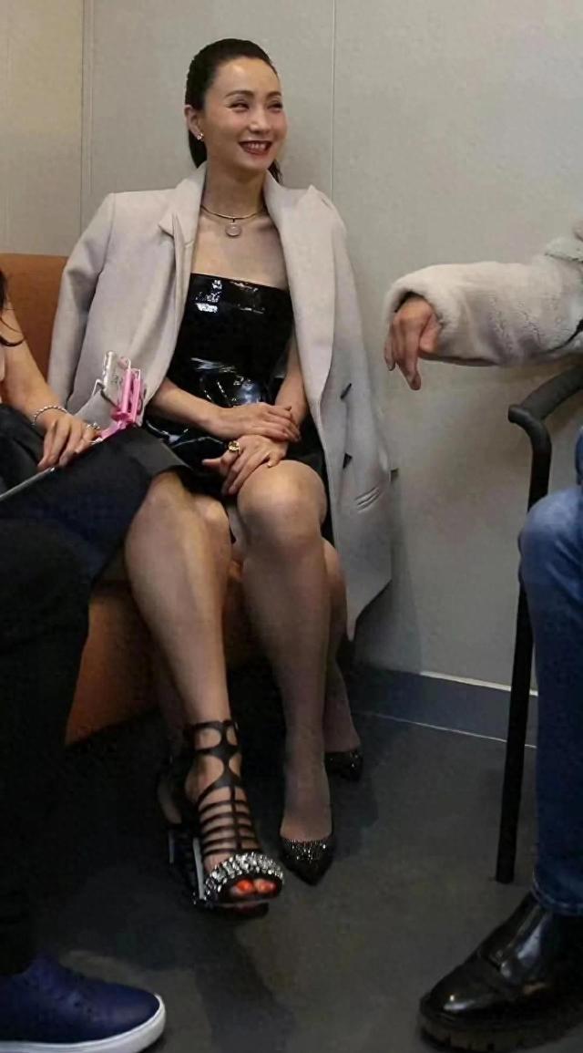 陶虹这腿无法直视了，徐导这么能赚钱为啥不保养一下？