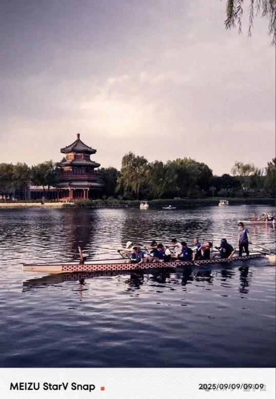 魅族AI眼镜1999元起售：拍照翻译付款全都会，39g重