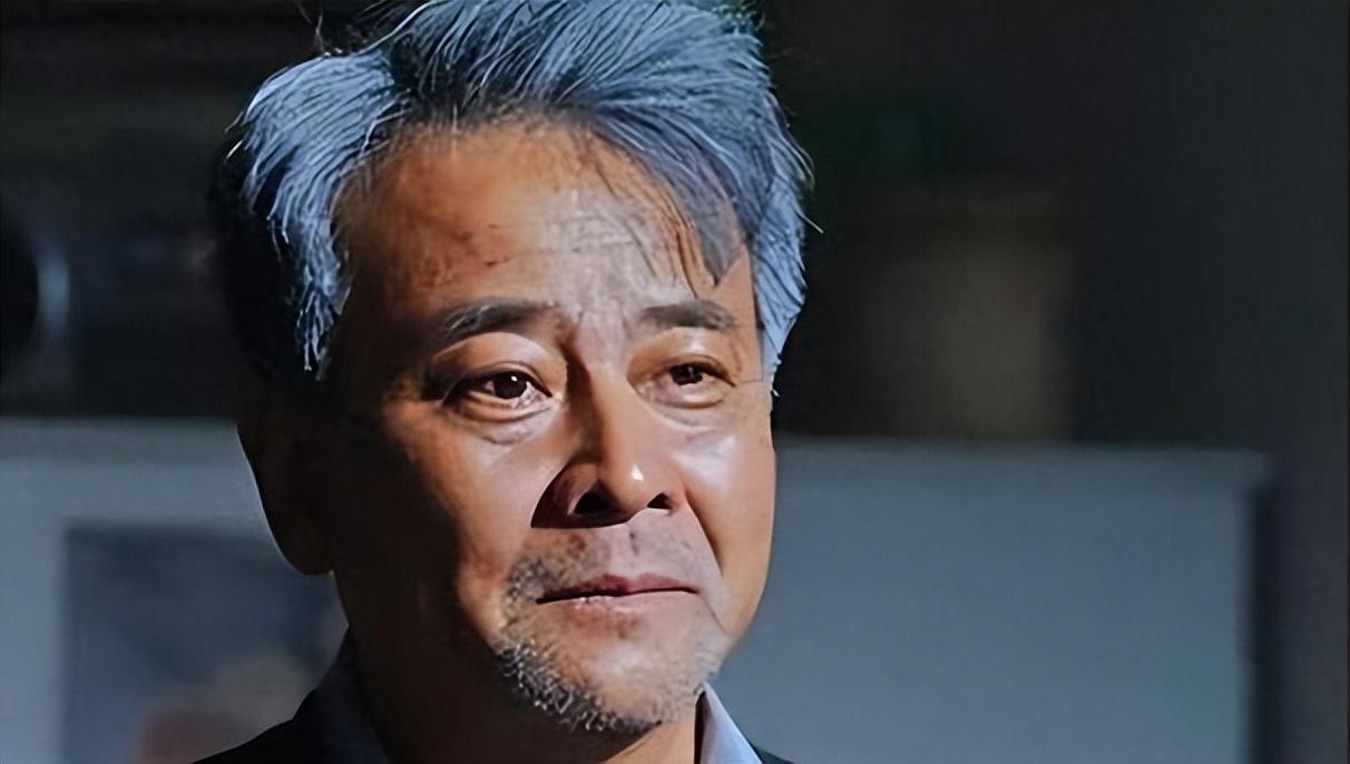 出道36年不温不火,娶小23岁郝蕾,助妻子战胜遗传病,48岁才当爹