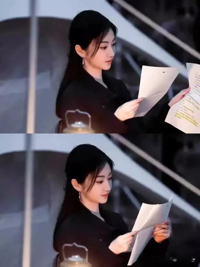 景甜 读个剧本都这么漂亮