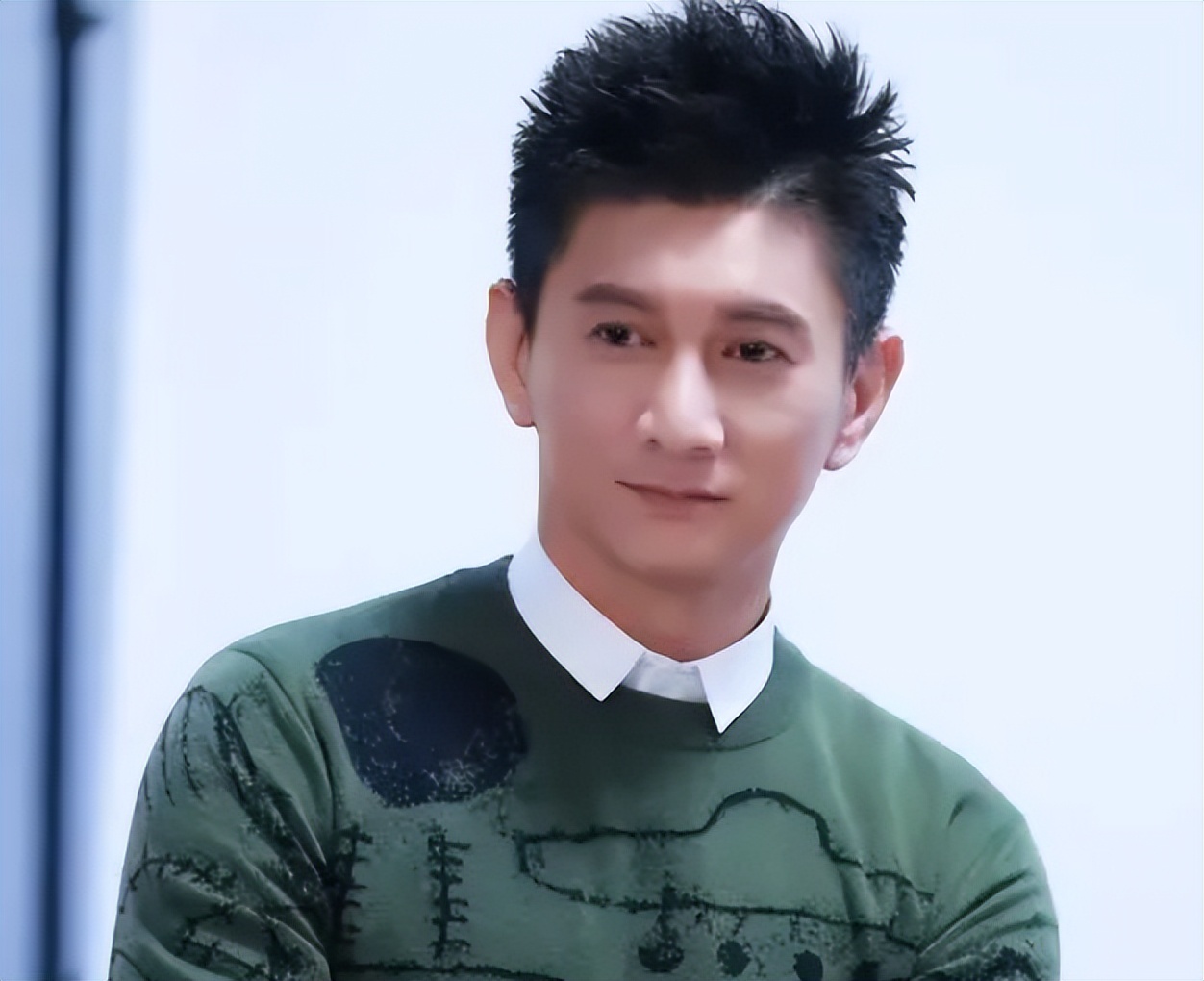 众星齐看九三阅兵！16位明星被央视点名表扬，中外网红也连连称赞