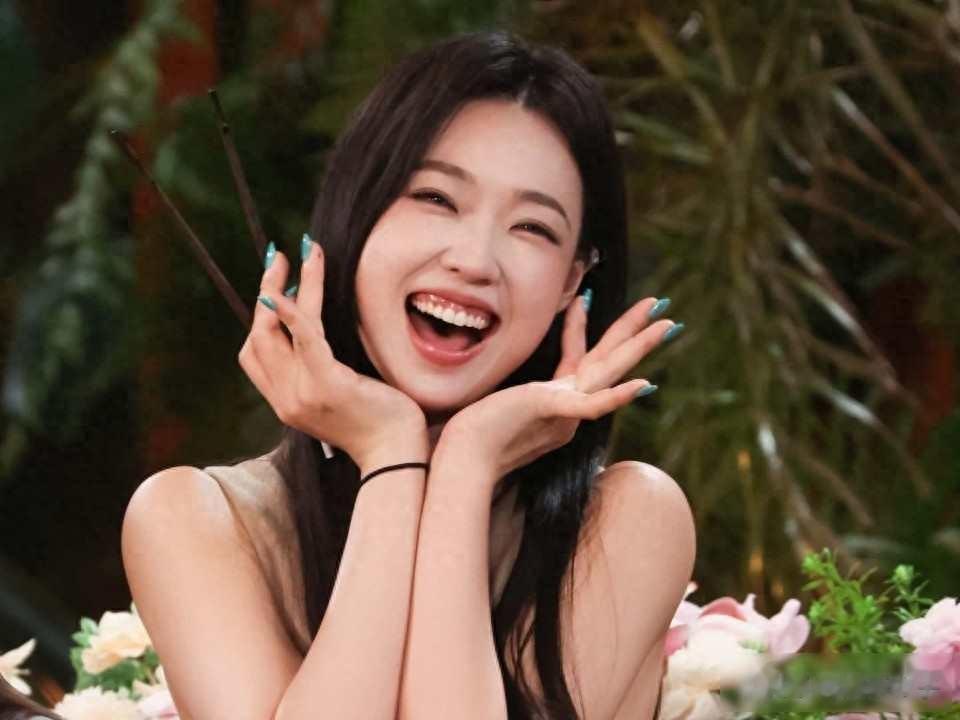 阳光人设崩了，综艺咖翻车，她还能 comeback 吗？