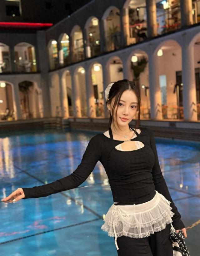 李小璐这种状态是真好！ 有钱有颜还有娃。