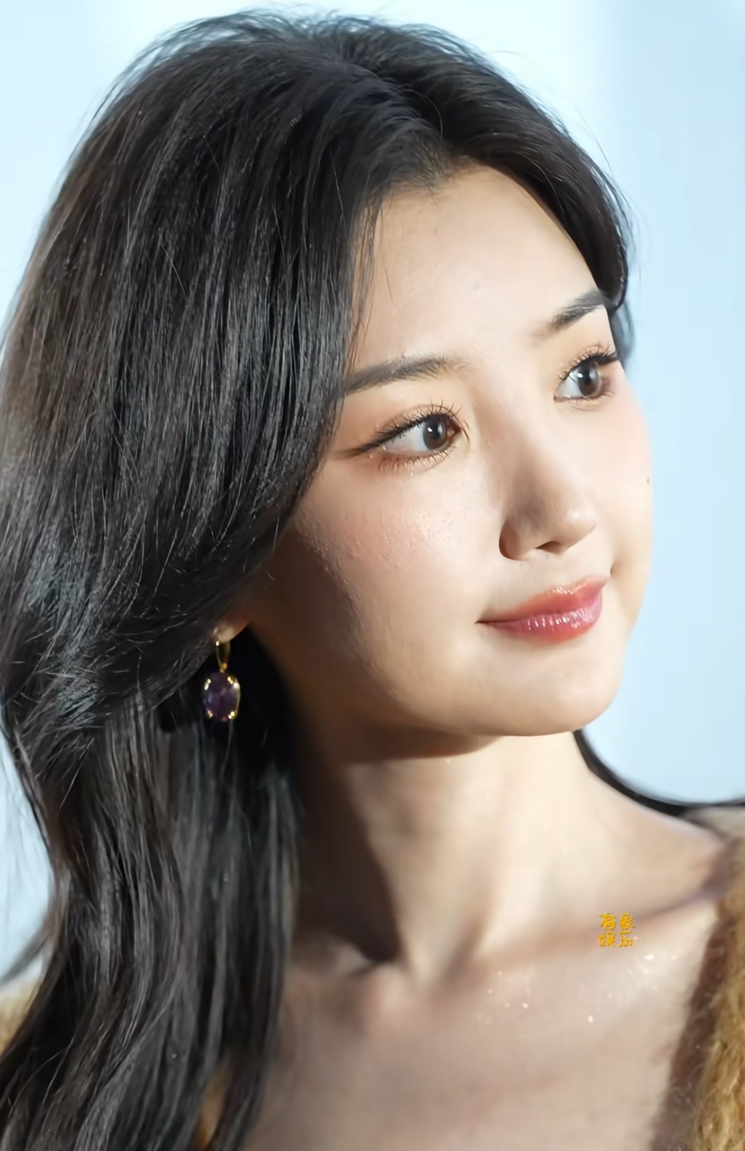 毛晓彤为啥本人很漂亮很甜美，但在剧里就像变了一个人似的？