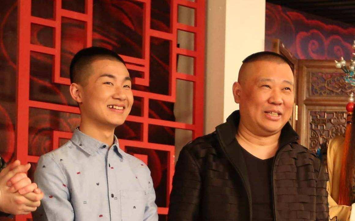 郭德纲最困难的时候,他卖房支持老郭,现在老郭成了他老丈人