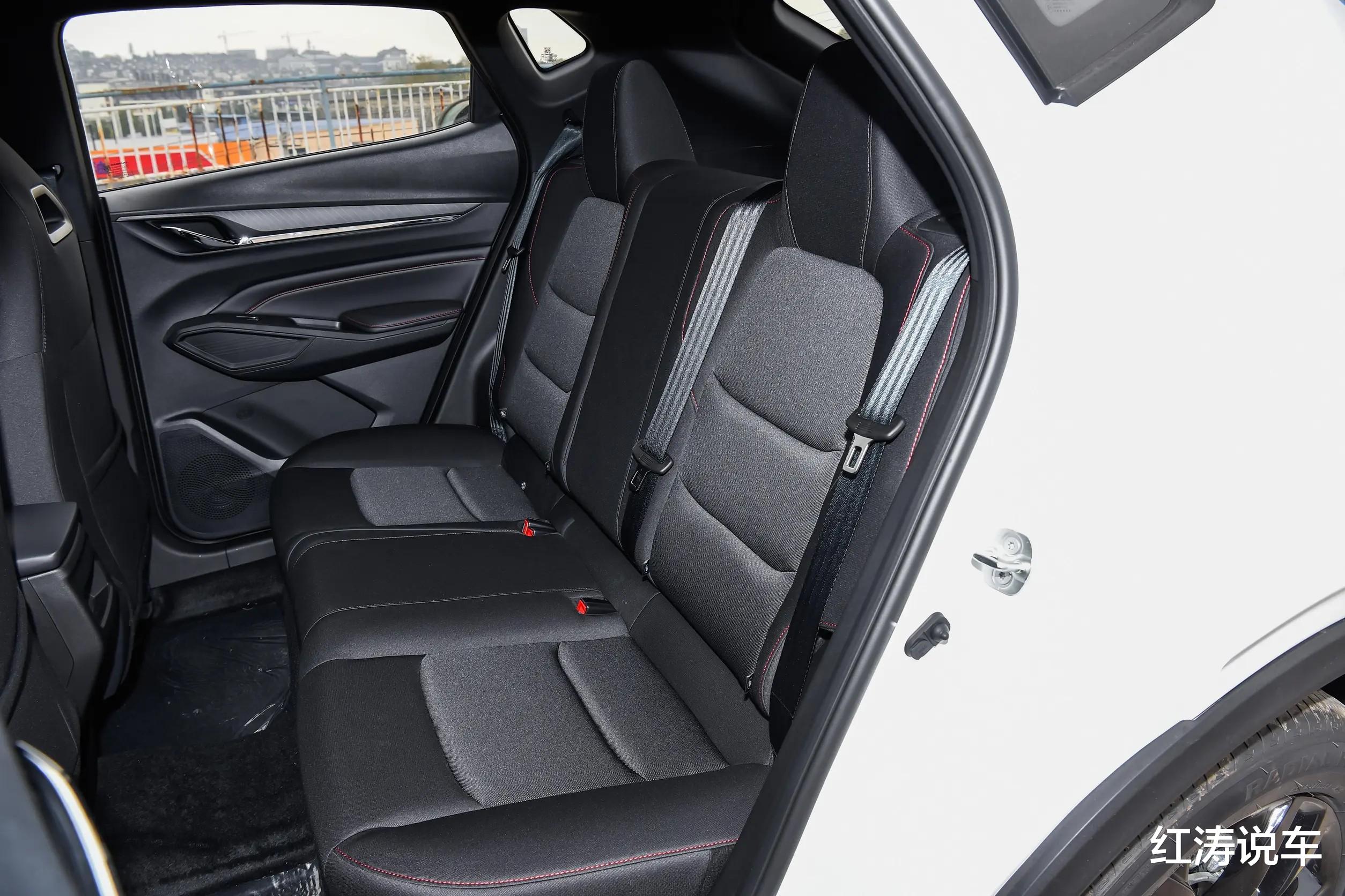 适合年轻人的SUV，一口价6.79万起，厂家置换及国补后4.99万元起