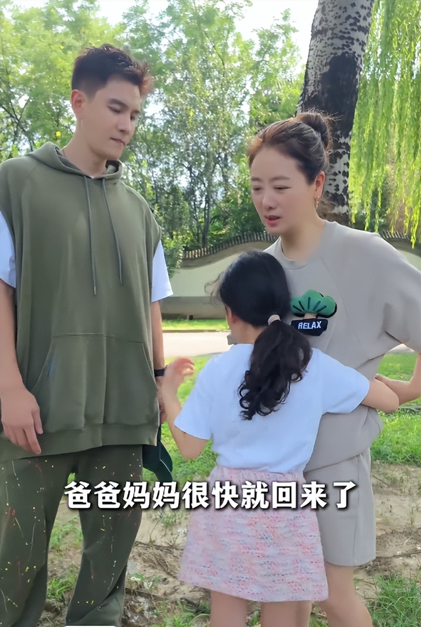 经超小李琳出差！8岁女儿拽着妈妈嚎啕大哭，疑腺样体面容引热议