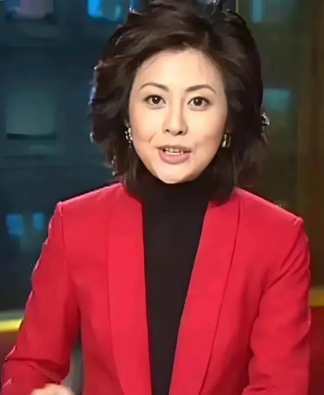 周瑛锋，颜值气质都在线的央视主持人