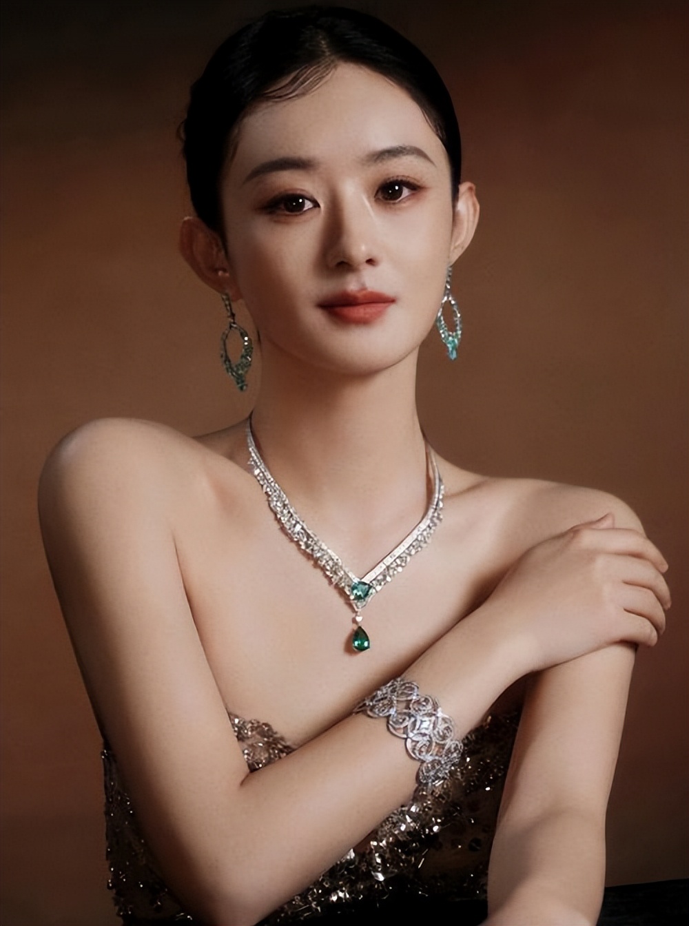 官方发文，赵丽颖没想到离婚4年后，会成为前夫\望尘莫及\的存在