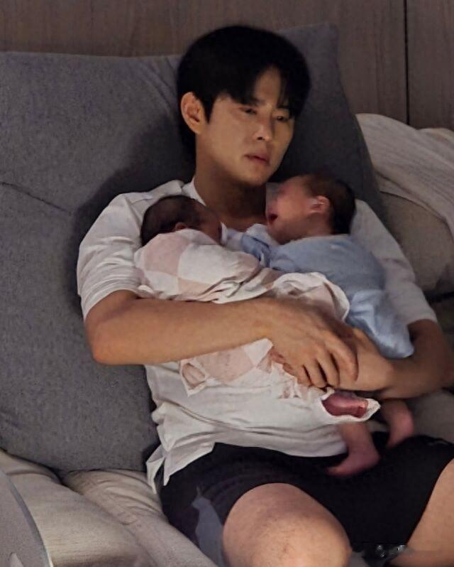 韩国喜剧演员因为爱情过度劳累，公开疲惫不堪的近况