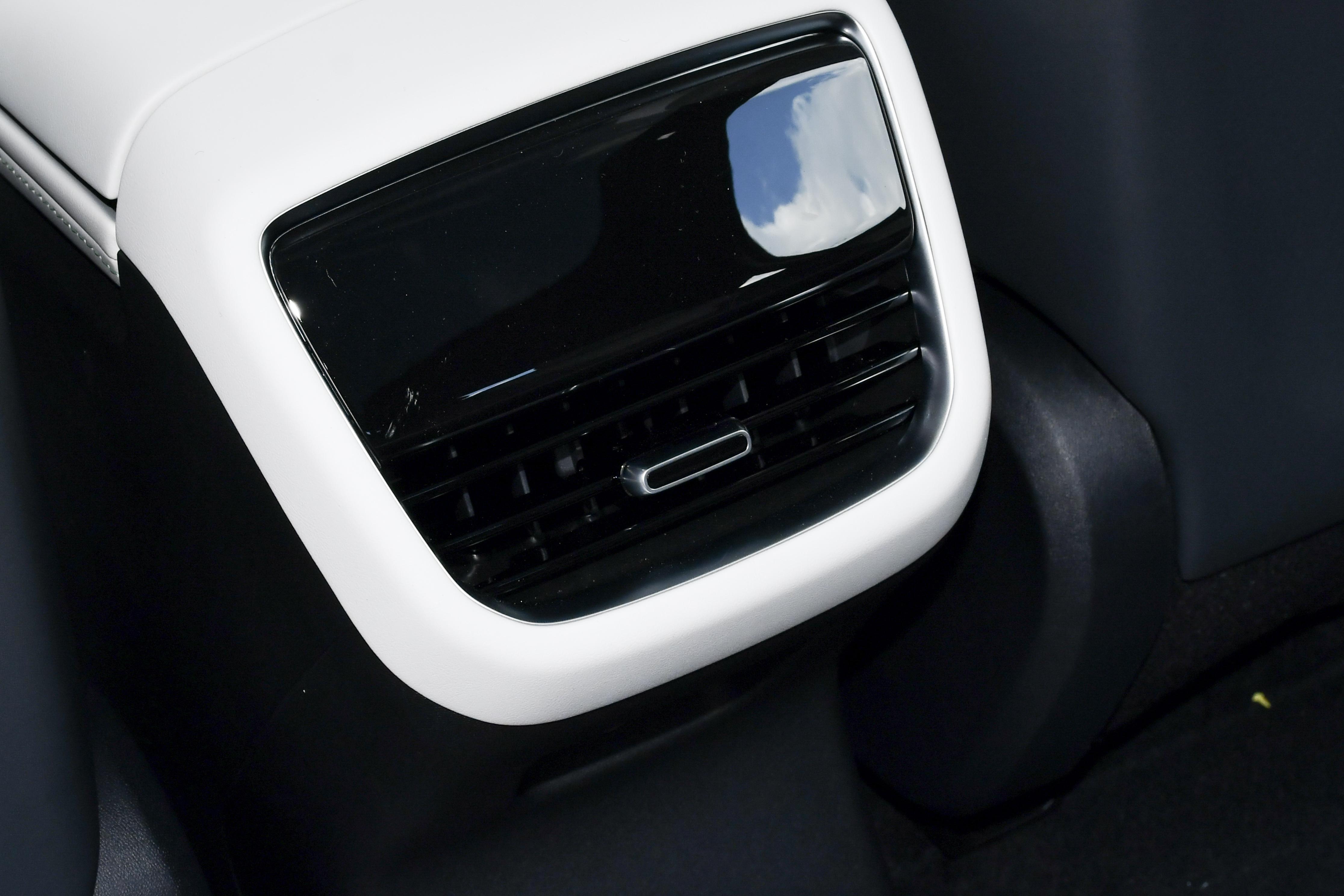 2026款深蓝L07:标配华为乾崑ADS,15万级新能源轿车优选?