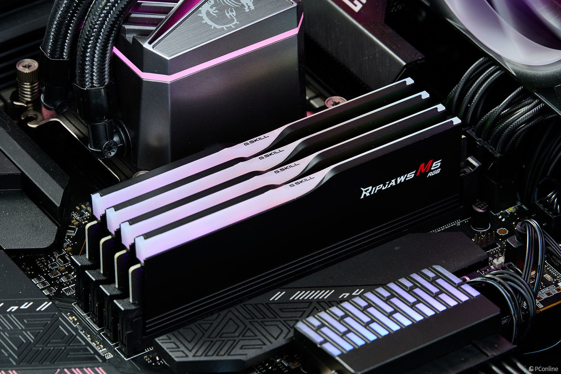 光與力的碰撞：芝奇 Ripjaws M5 RGB 內存圖賞