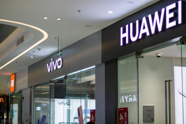 华为对比小米？简直滑天下之大稽，两个不同路线怎么对比？