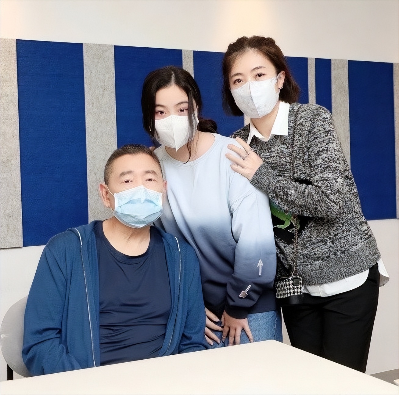 甘比17岁女儿：一脸富态，越长越像刘銮雄，比两个异母姐姐有福气