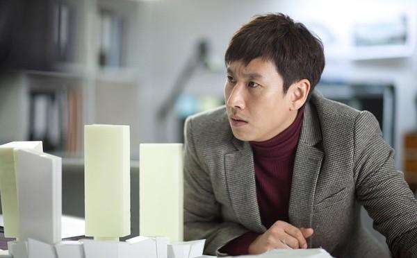 韩国影帝李善均之死:财阀千金黄荷娜裙下臣,3条人命葬送她手里