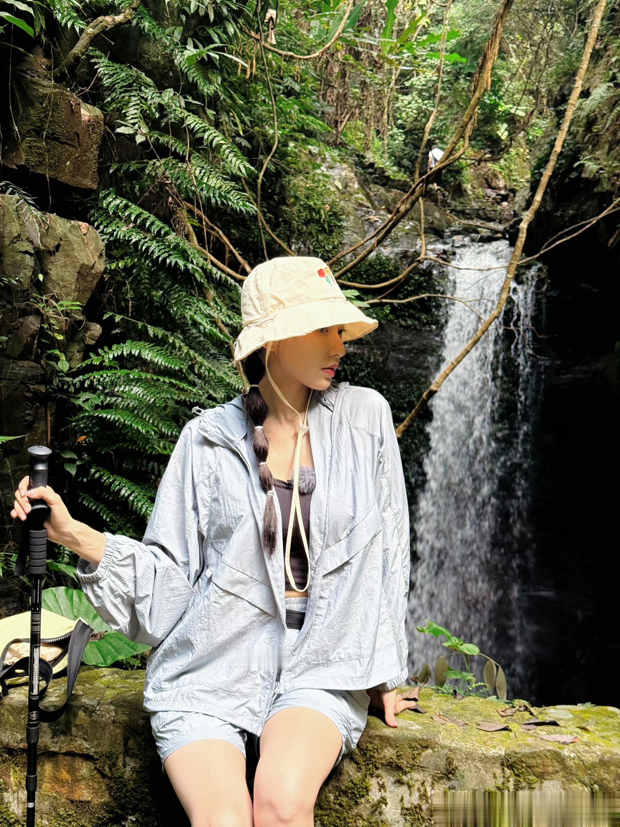 程潇 户外穿搭 靓女什么时候都美！