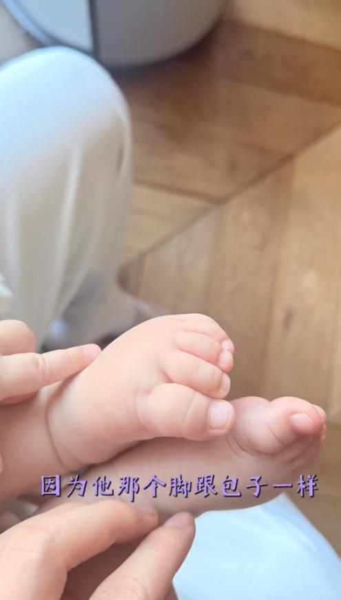 38岁包文婧晒二胎儿子！小手有肉小脚胖得像包子，产后瘦36斤好美