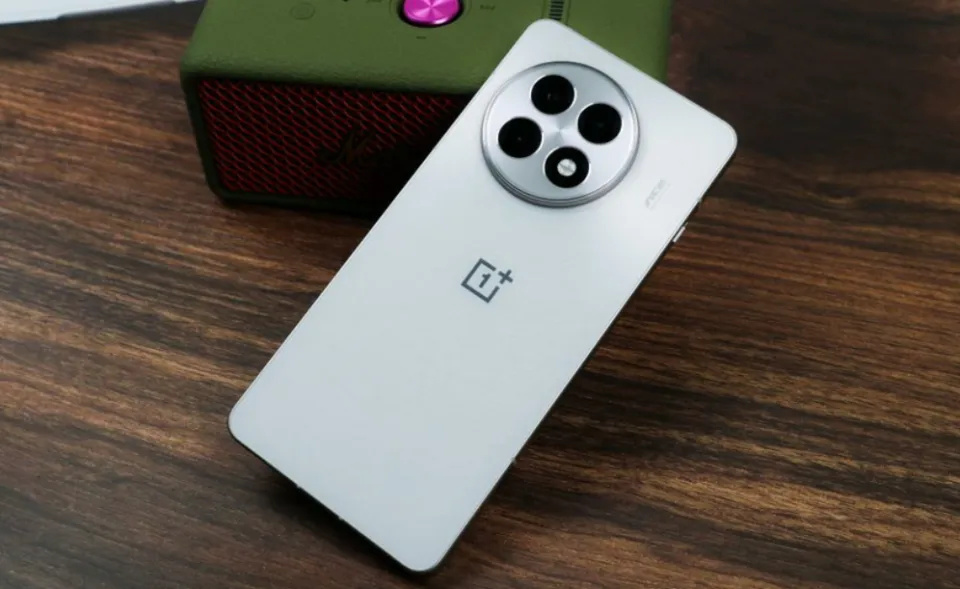 一加開啟“清倉模式”，從2299元跌至1605元，旗艦手機跌至“冰點價”