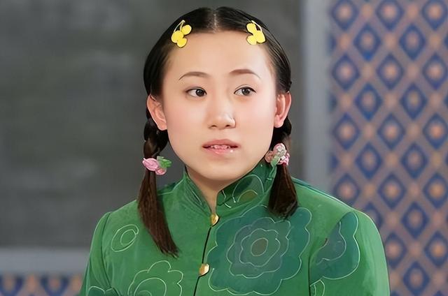 过气明星有多惨:农村走穴,直播卖货被嘲,摆摊还债,体面呢?