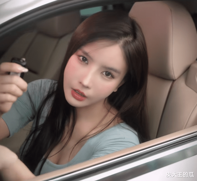 女主播吐槽黑粉像自己堂哥，直言长辈重男轻女，要自己给亲戚买房