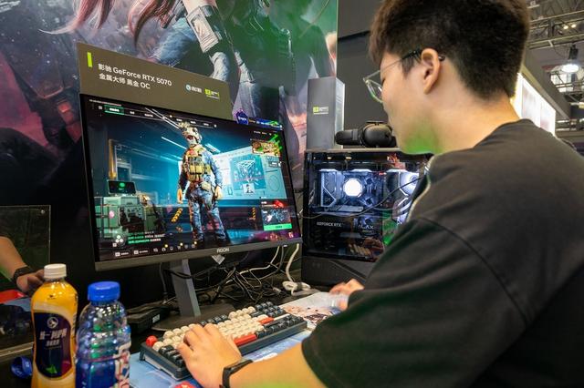 影驰BW2025:从显卡编年史到AI未来,科技×二次元梦幻联动