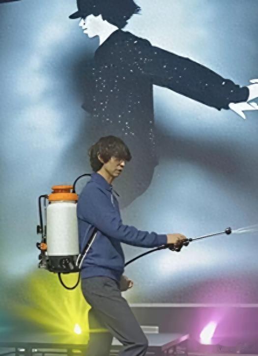 精神病风波4年后，庞麦郎被传与龚玥菲大婚，知情人曝真实原因