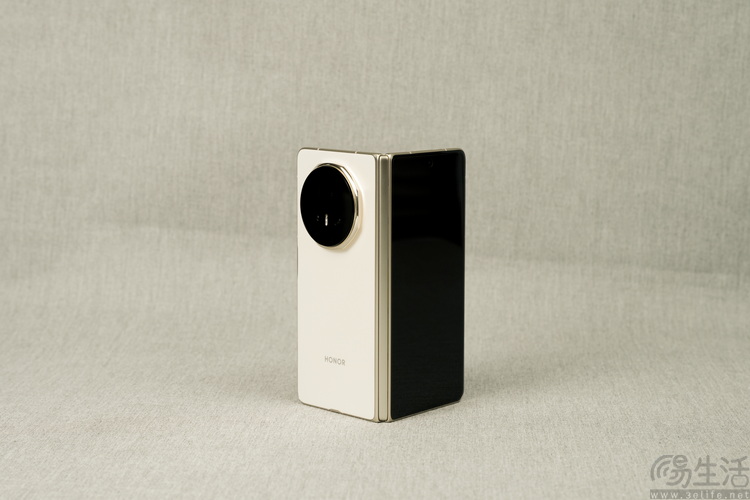 荣耀Magic V5评测:既薄又强,重新定义AI旗舰大折叠