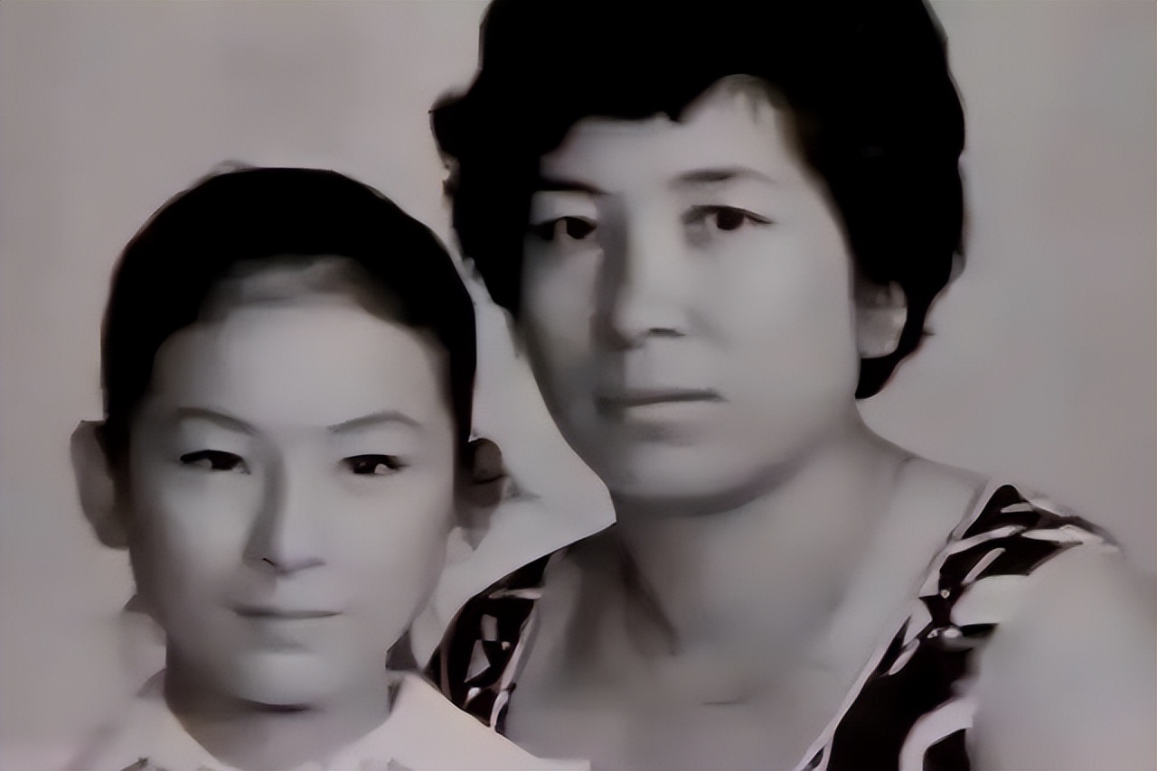 曾和王菲齐名,却被亲生母亲毁掉一生,如今67岁晚年凄凉终身未婚