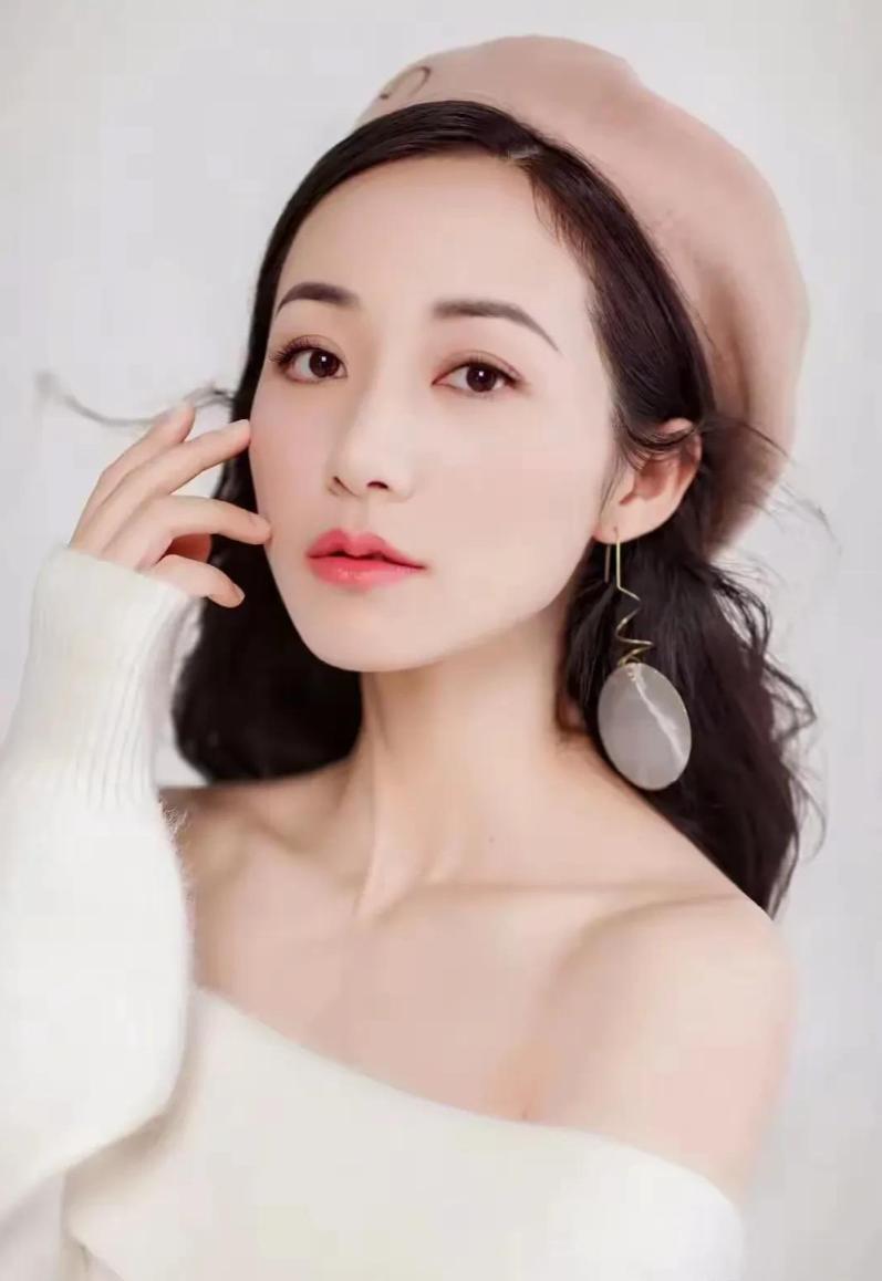 戏都没演明白,就跑去当评委、当导演,这几位艺人该醒醒了