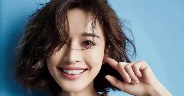 她比杨幂丰满，腿比唐嫣长，皮肤比刘亦菲白，可惜出道多年还没红