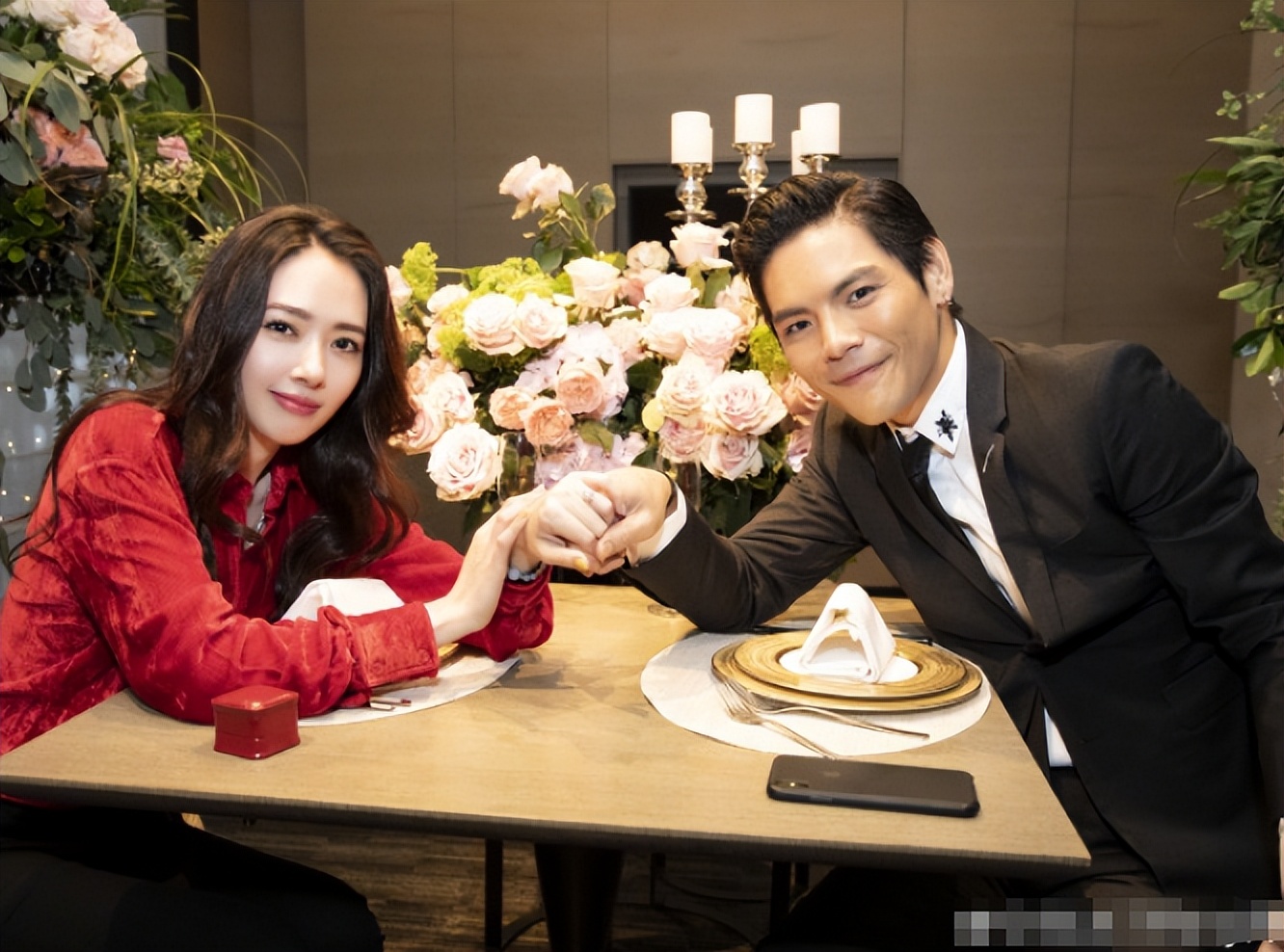 向佐不再隐瞒！坦言当年和郭碧婷求婚的真实想法，原来我们被骗了