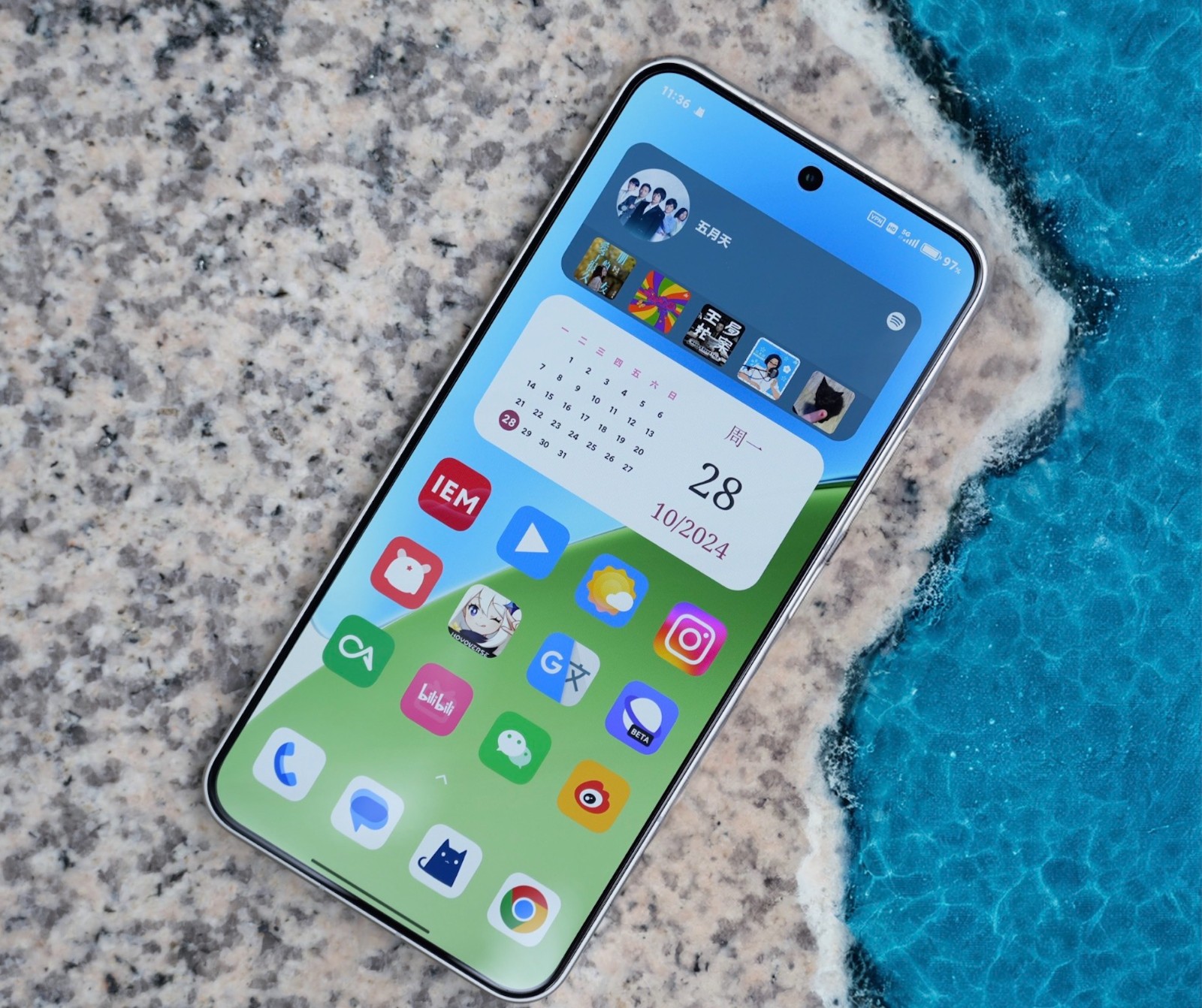 从4499元降至3299元,骁龙8至尊版+5000万三摄,高端旗舰加速退场